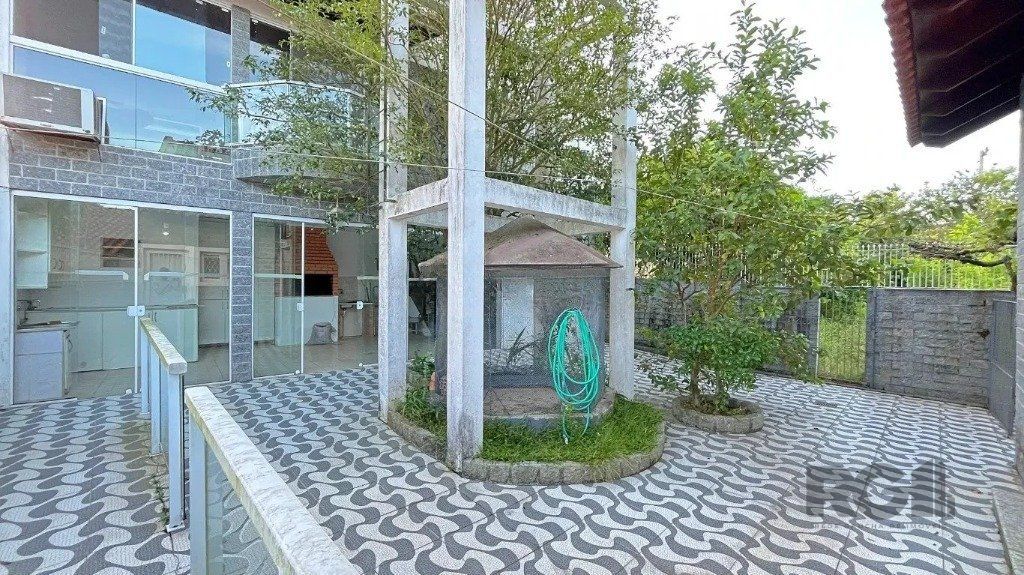 Casa, 3 quartos, 228 m² - Foto 2