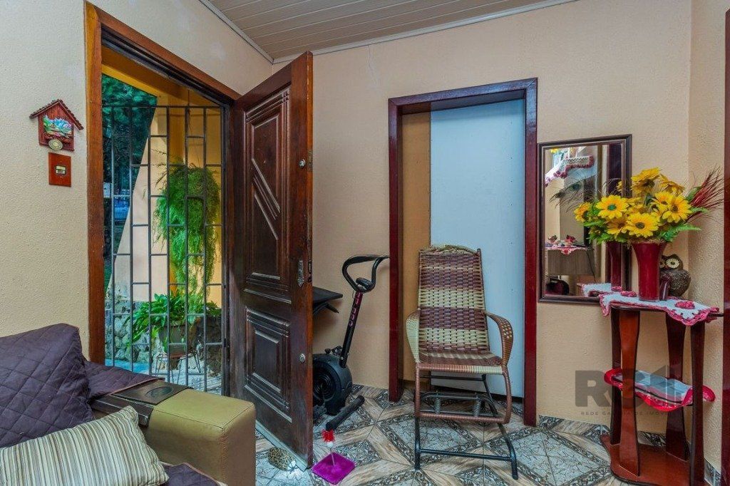 Casa à venda com 3 quartos, 180m² - Foto 2