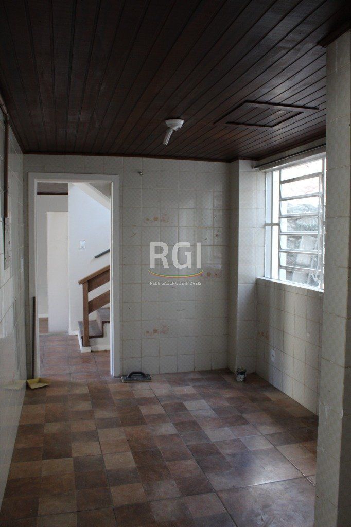 Casa à venda com 6 quartos, 224m² - Foto 15