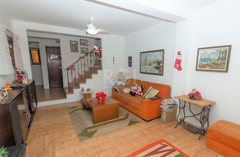 Casa à venda com 3 quartos, 240m² - Foto 4