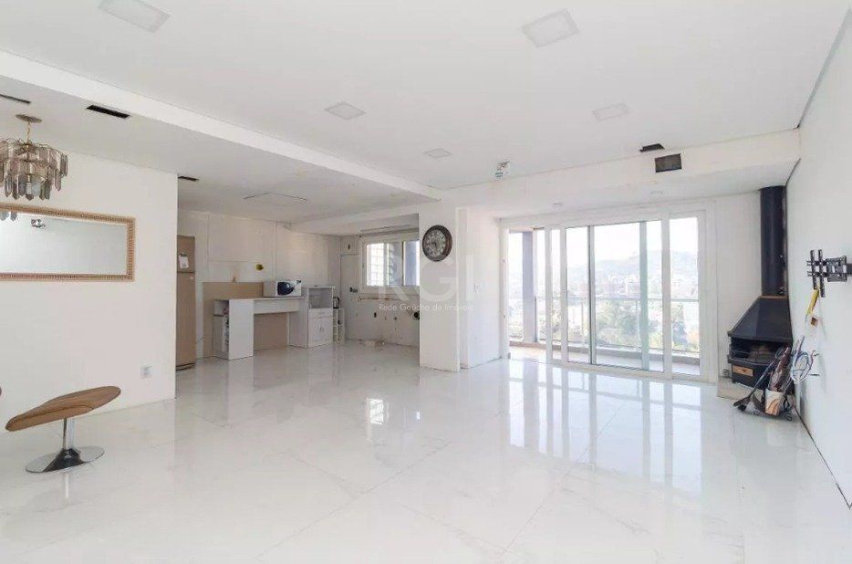 Casa à venda com 5 quartos, 377m² - Foto 2
