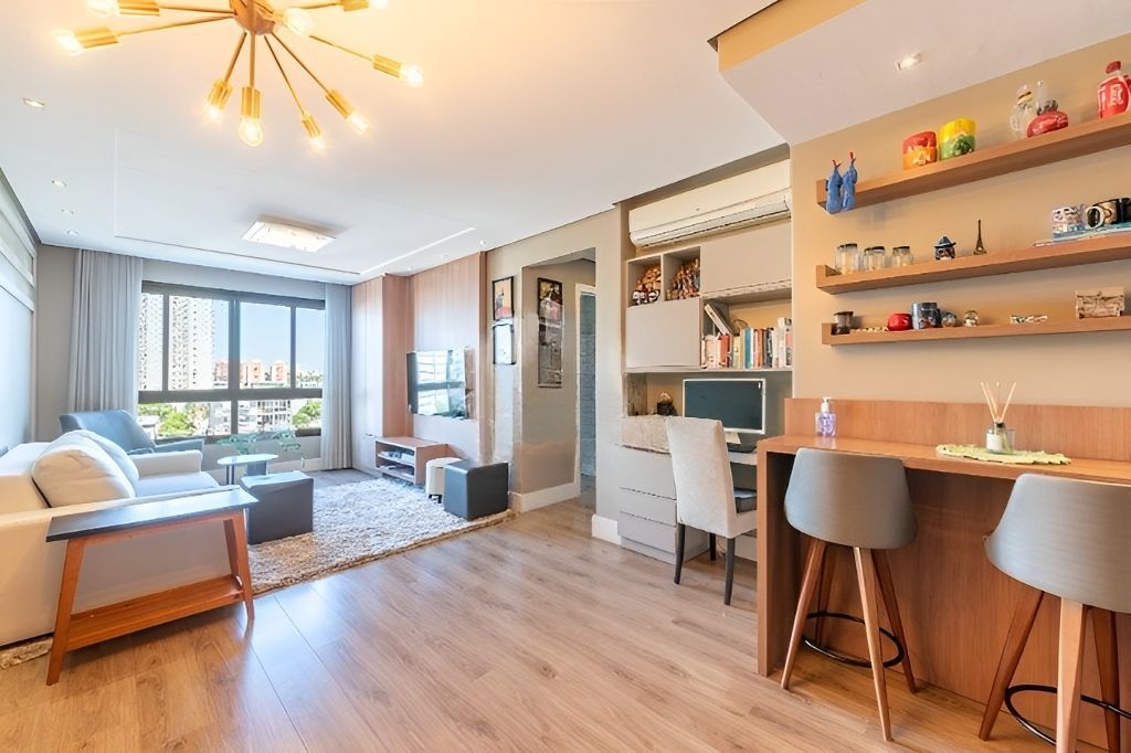 Apartamento de 2 dormitorios á vender em Passo Da Areia, Porto Alegre