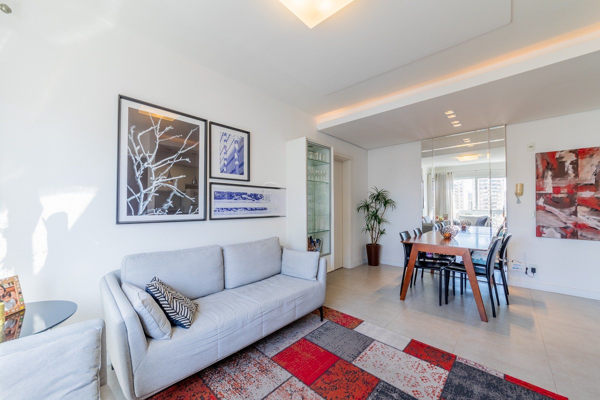 Apartamento com 3 quartos e 79m² à venda em Passo da Areia - Rua Bezerra De Menezes, Passo Da Areia, Porto Alegre