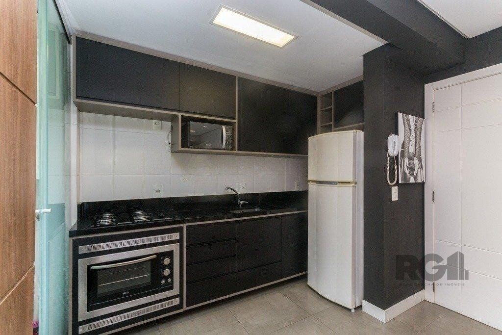 Apartamento à venda com 2 quartos, 70m² - Foto 4