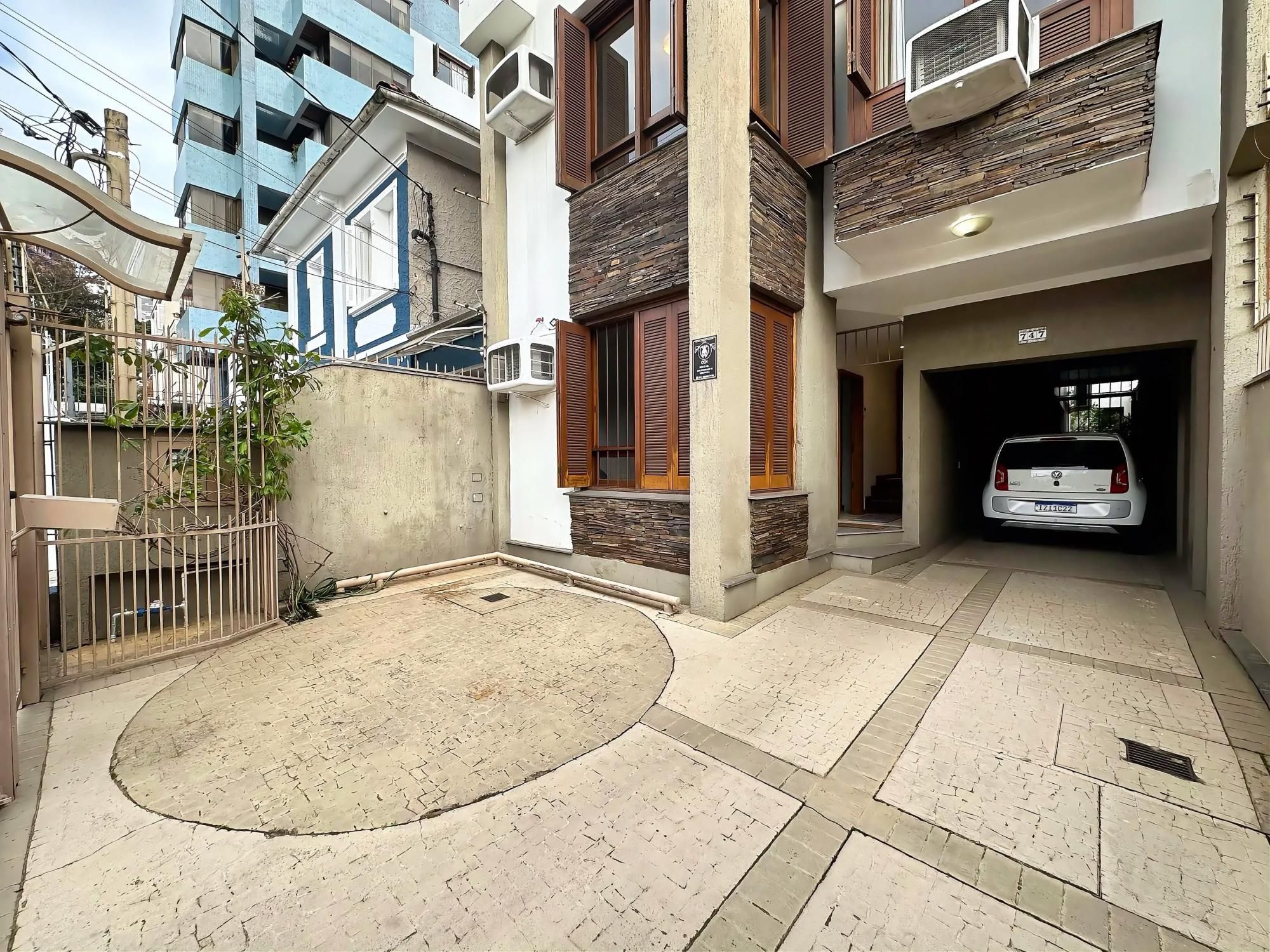 Casa com 4 dormitórios e 309m² à venda em Floresta, Porto Alegre. — foto 5