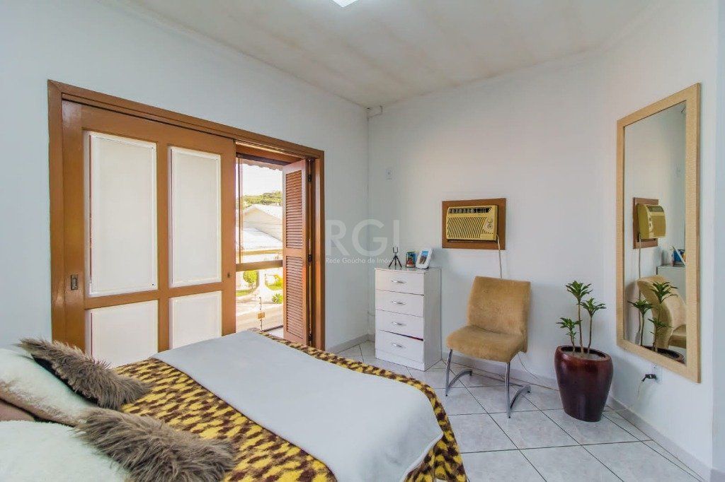 Casa à venda com 4 quartos, 300m² - Foto 25
