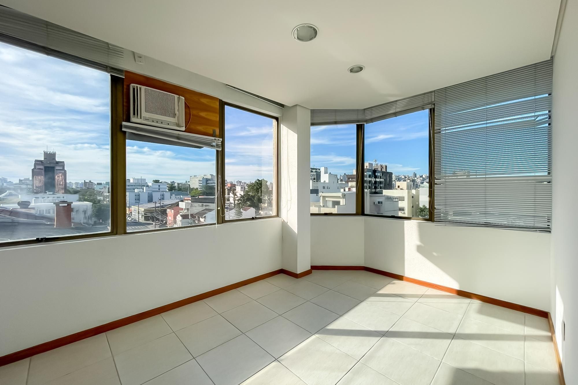 Sala Comercial á venda no Bairro Santana -Porto Alegre