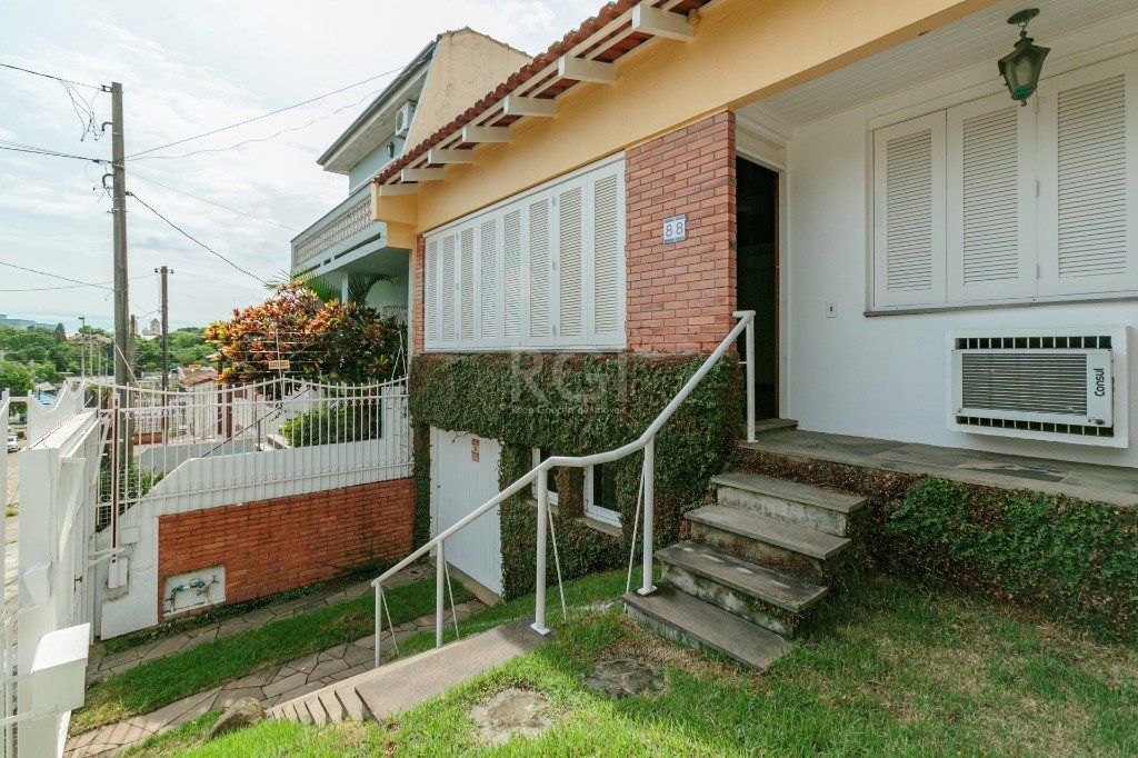Casa à venda com 3 quartos, 229m² - Foto 4