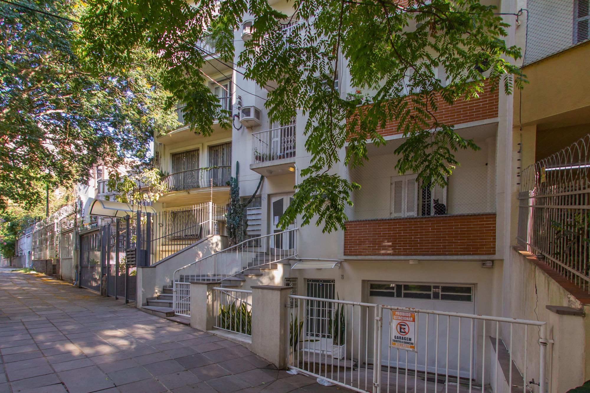 Apartamento 02 dormitórios próximo ao hospital Moinhos