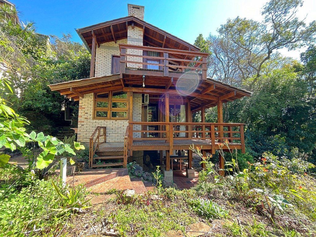 Casa à venda com 3 quartos, 120m² - Foto 1