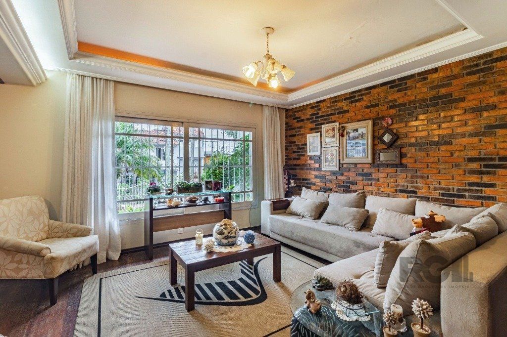 Casa, 3 quartos, 242 m² - Foto 1