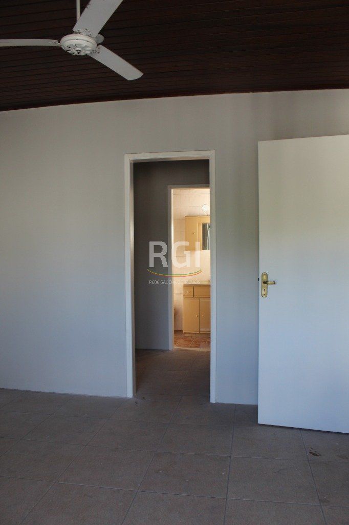 Casa à venda com 6 quartos, 224m² - Foto 25