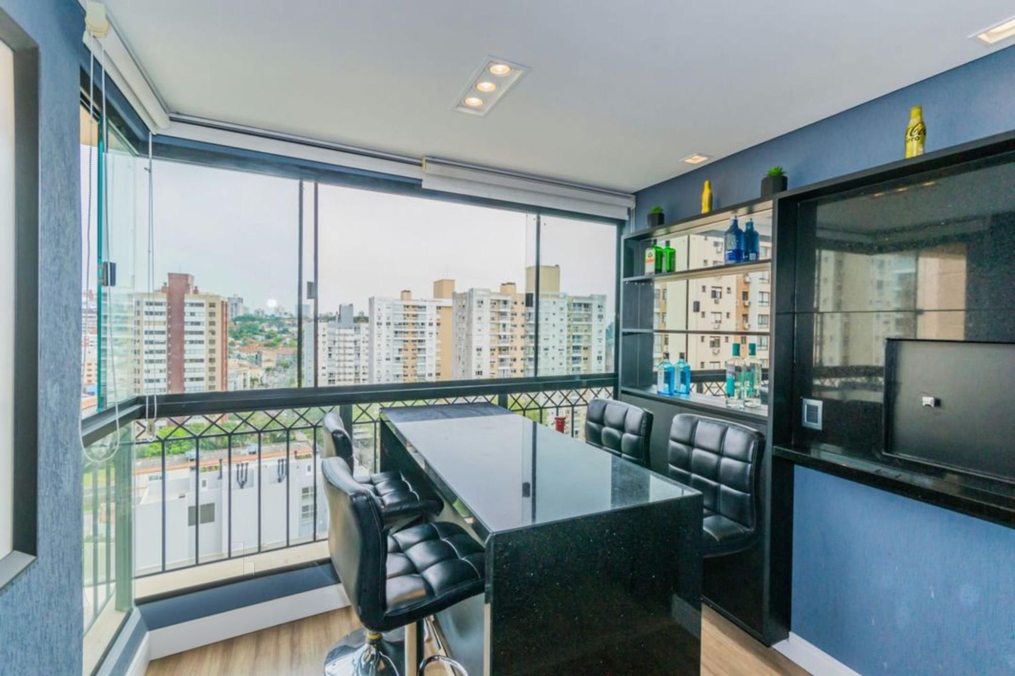 Apartamento de 3 dormitórios à venda em Passo D'areia, Porto Alegre.
