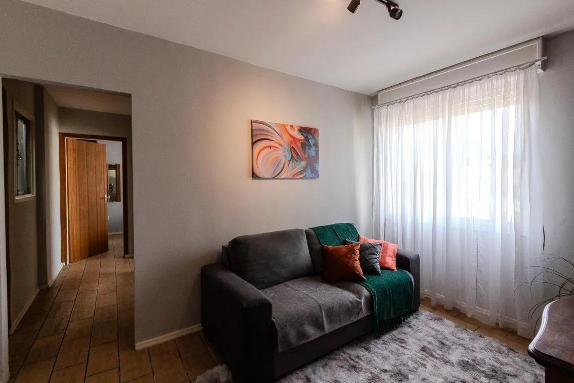 Apartamento Mobiliado, 02 dormitórios, 01 vaga — foto 2