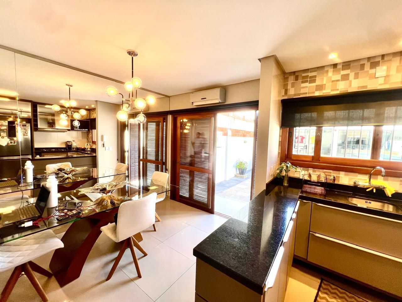 Casa à venda com 3 quartos, 278m² - Foto 7