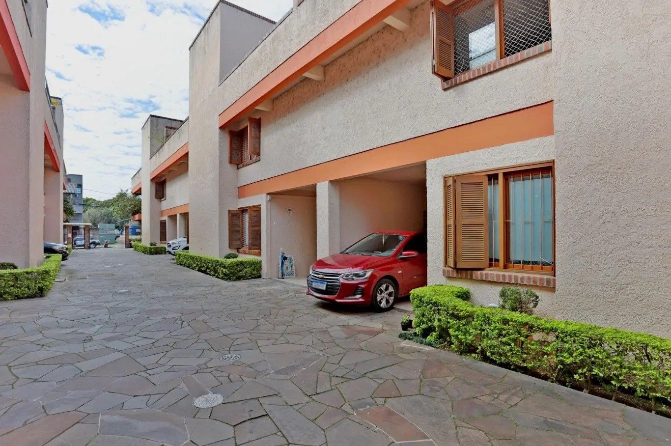 Casa de Condomínio 2 dormitórios no bairro Camaquã