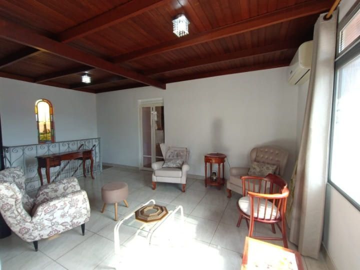 Casa para Venda - 142.8m², 4 dormitórios, 5 vagas - Teresópolis — foto 3