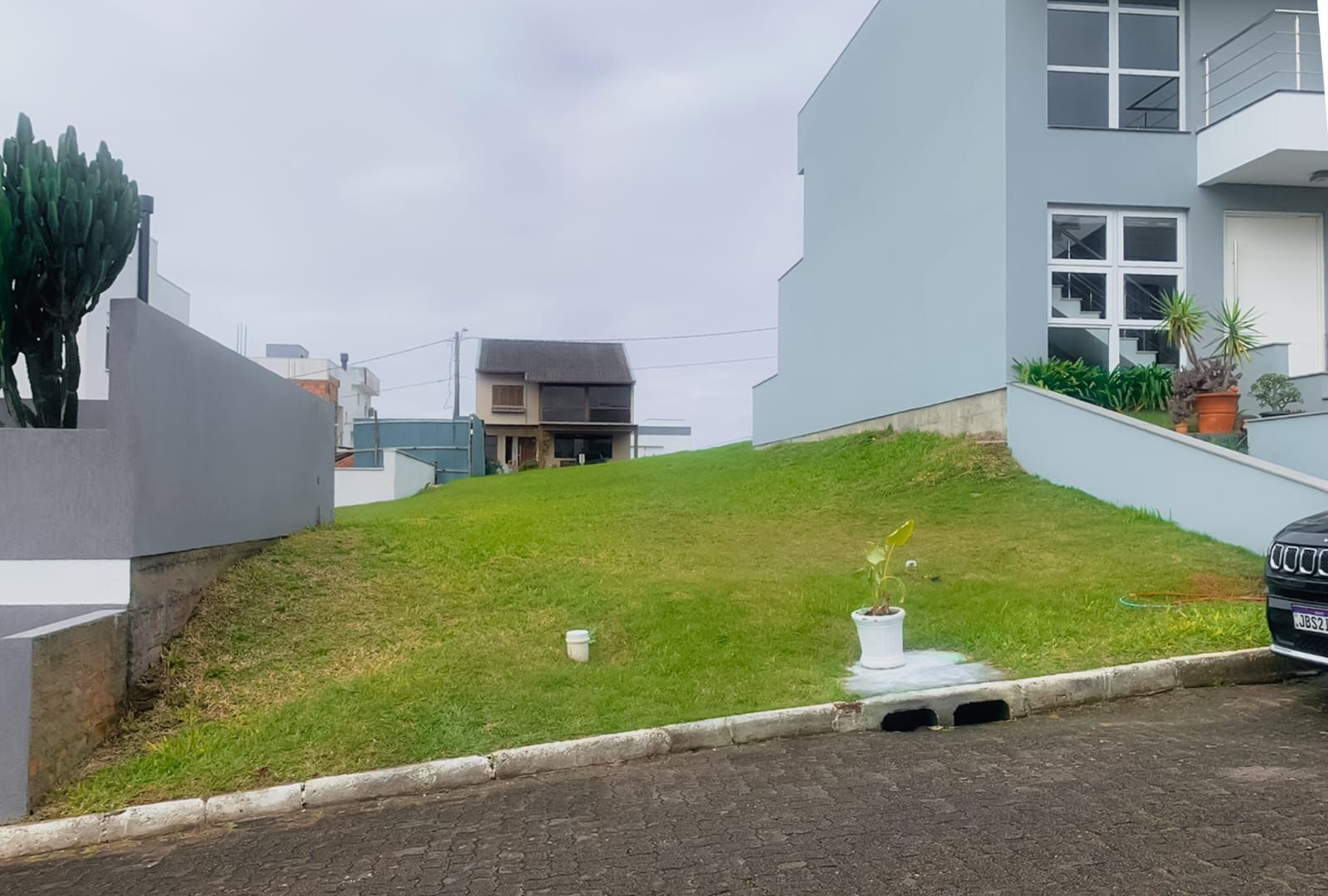 TERRENO NO CONDOMÍNIO RESIDENCIAL CERRO MIRADOR