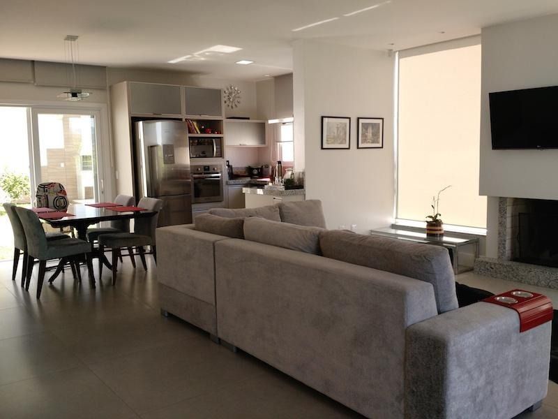 Casa à venda com 3 quartos, 217m² - Foto 2
