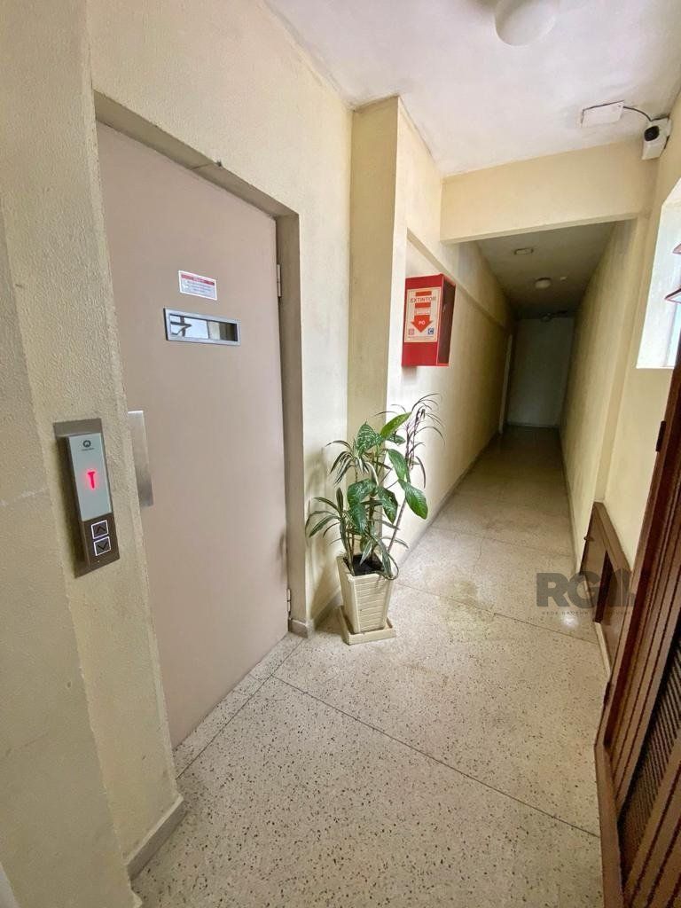 Apartamento à venda com 2 quartos, 75m² - Foto 3