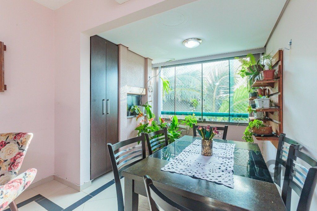 Apartamento à venda com 66m², 2 quartos, 1 vaga no bairro Teresópolis em Porto Alegre