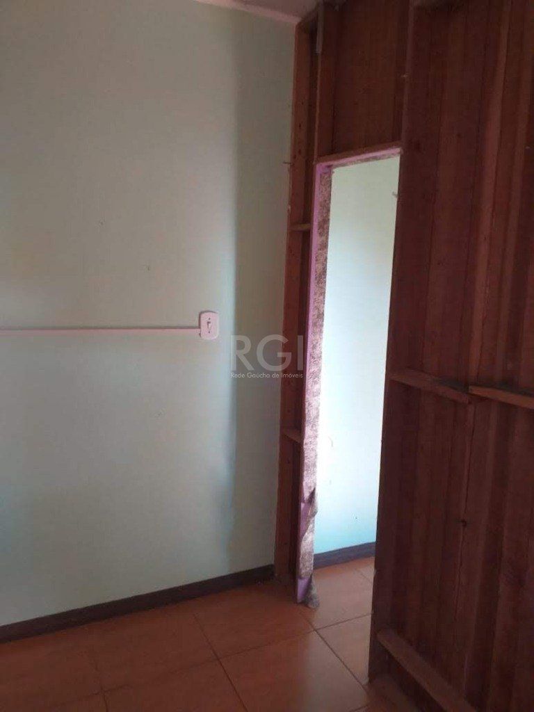 Casa à venda com 6 quartos, 200m² - Foto 15