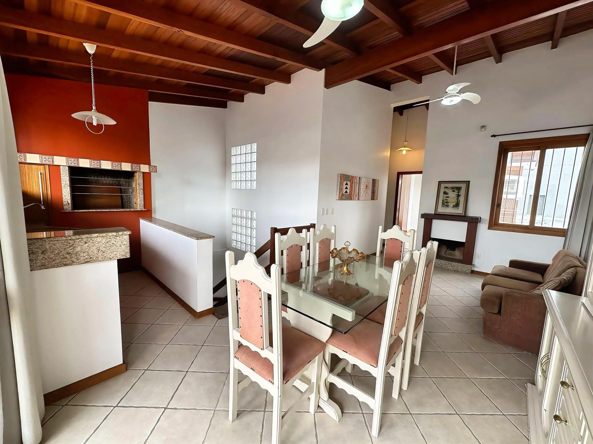 Casa com 4 dormitórios e 309m² à venda em Floresta, Porto Alegre. — foto 3
