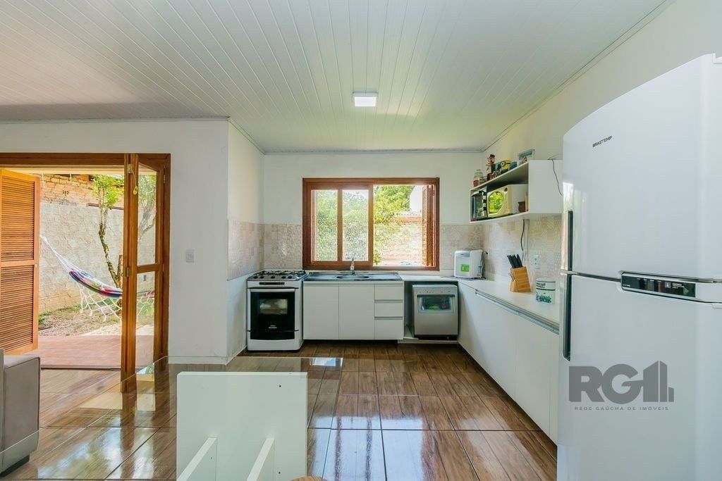 Casa à venda com 2 quartos, 98m² - Foto 11