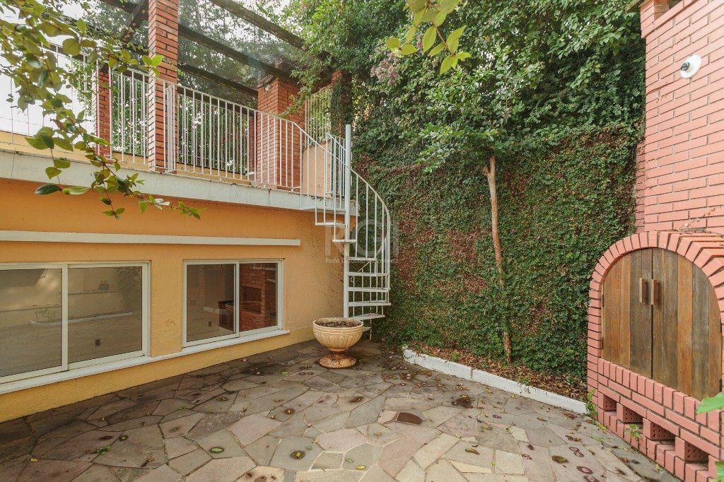 Casa à venda com 3 quartos, 229m² - Foto 12