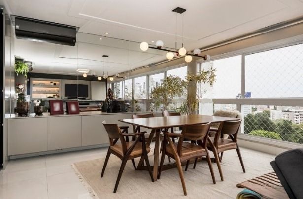 Apartamento com 3 suítes e 161m² à venda em Petrópolis, Porto Alegre.