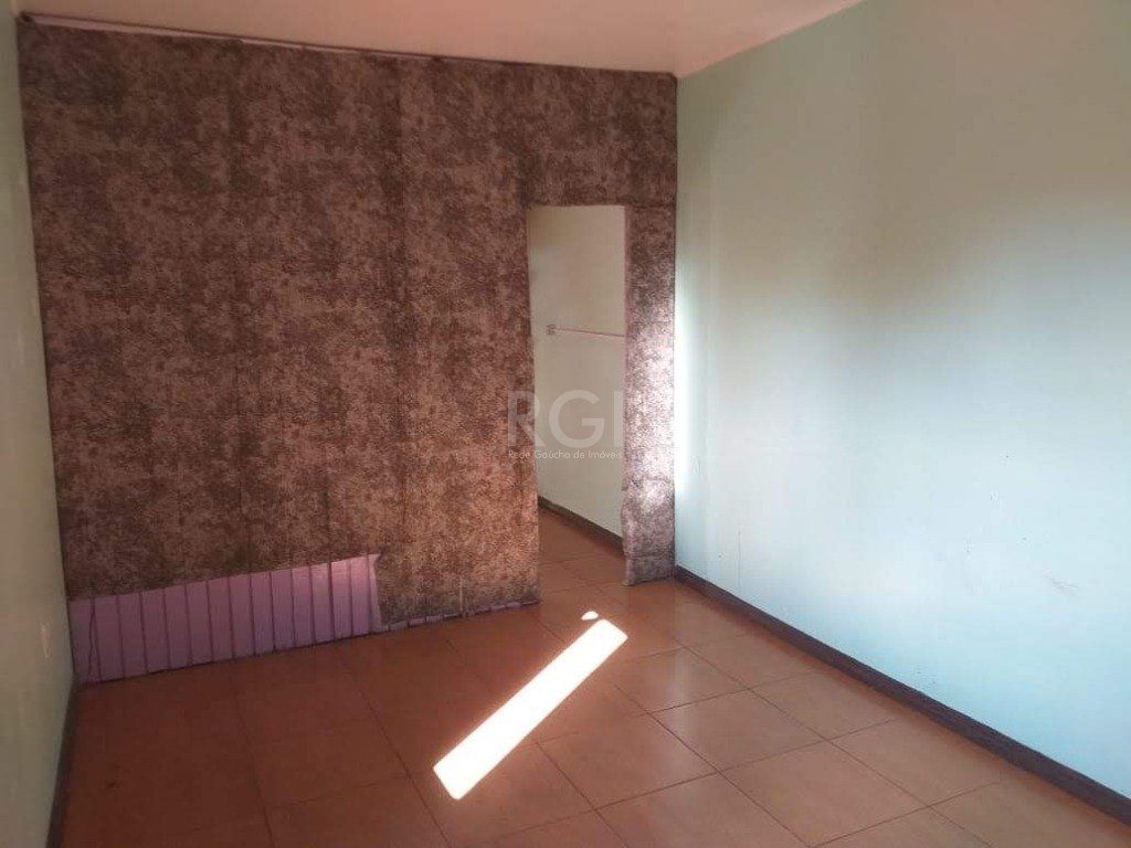 Casa à venda com 6 quartos, 200m² - Foto 13