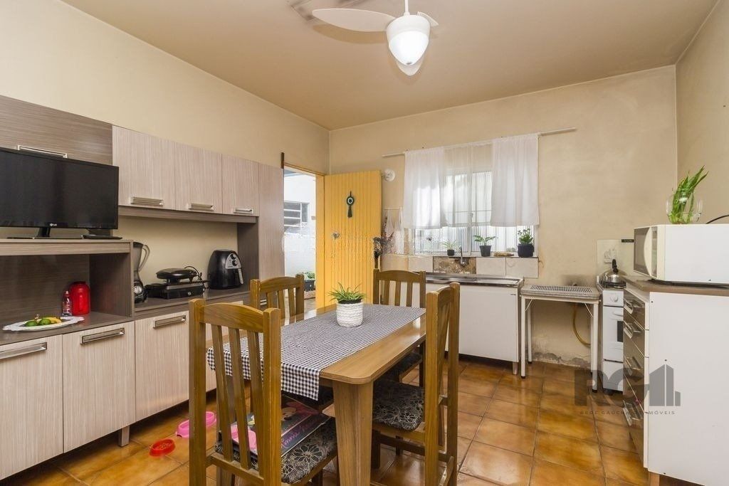 Casa à venda com 3 quartos, 140m² - Foto 2