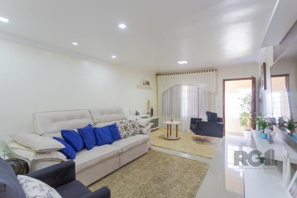 Casa à venda com 4 quartos, 229m² - Foto 2