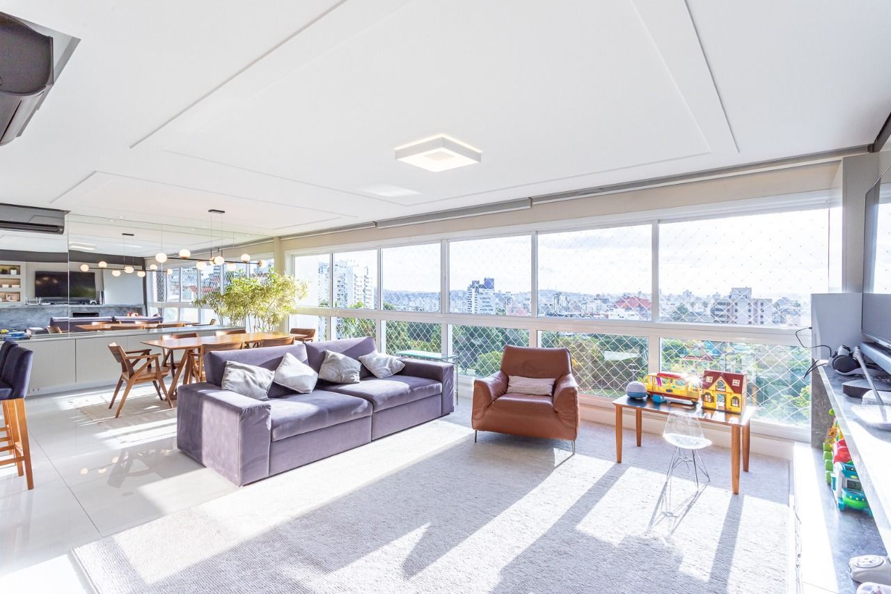 Apartamento com 3 suítes e 161m² à venda em Petrópolis, Porto Alegre.