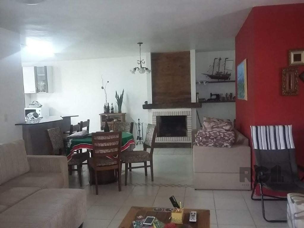 Casa à venda com 3 quartos, 220m² - Foto 4