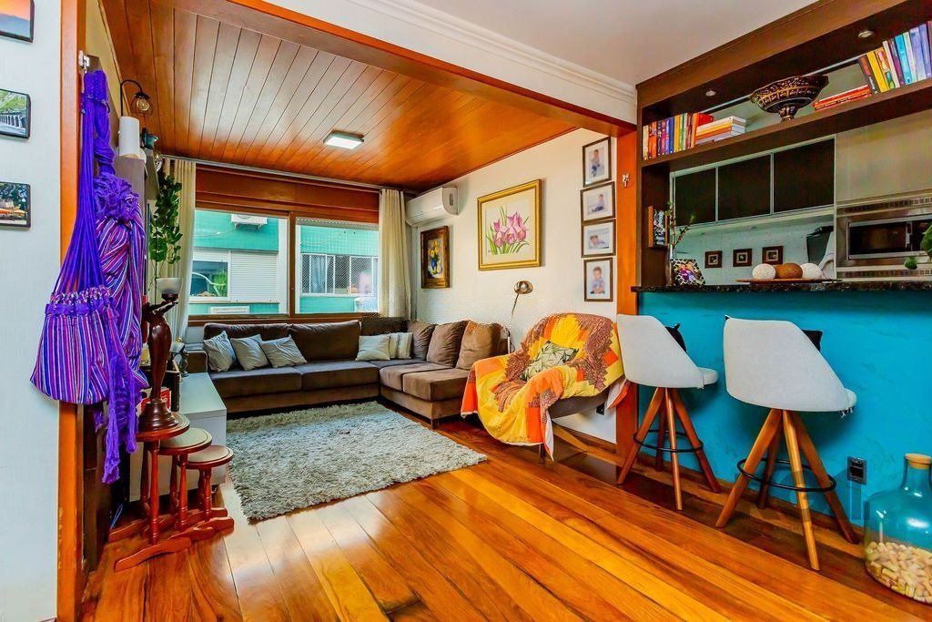 Apartamento à venda com 98m², 3 quartos, 1 vaga no bairro Vila Ipiranga em Porto Alegre