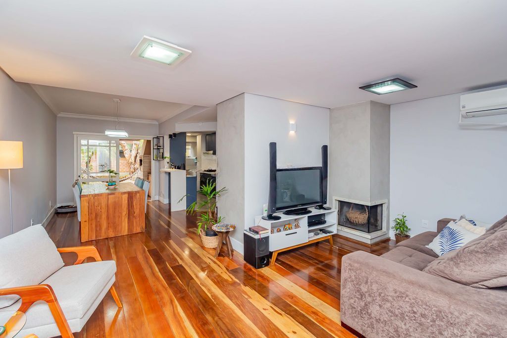 Casa de 3 dormitórios à venda no Bairro Serraria - Porto Alegre