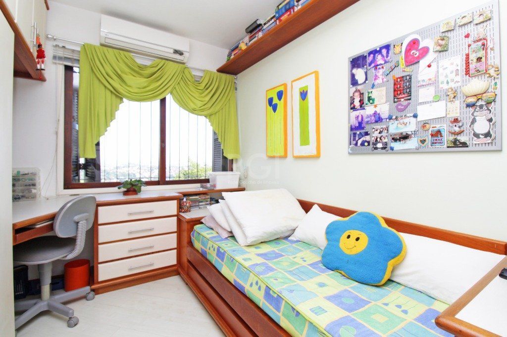 Casa à venda com 3 quartos, 235m² - Foto 18