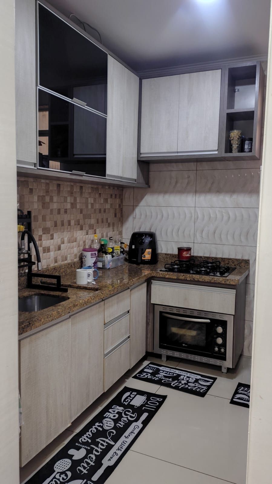 Apartamento de 3 dormitórios com vaga de garagem coberta e escriturada no bairro Partenon. — foto 5