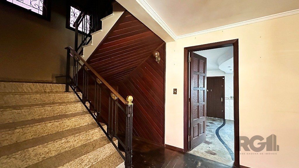 Casa à venda com 4 quartos, 351m² - Foto 4