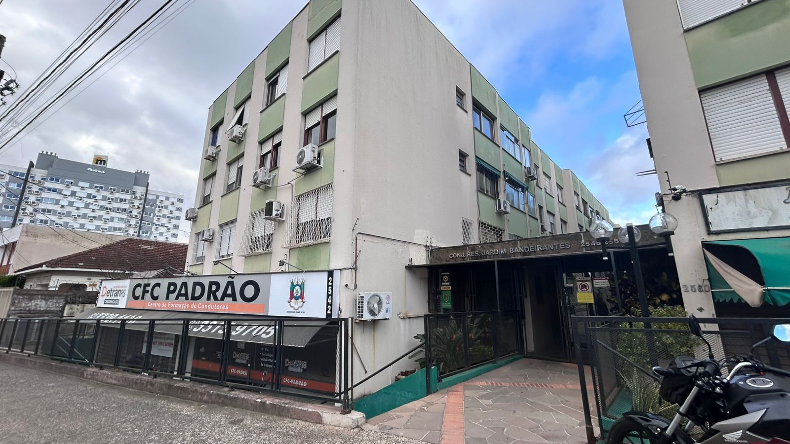 Apartamento, 1 dormitório no bairro Teresópolis em Porto Alegre para Comprar