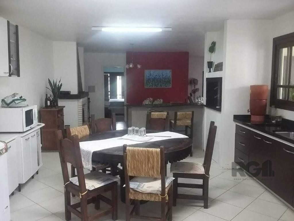 Casa à venda com 3 quartos, 220m² - Foto 3