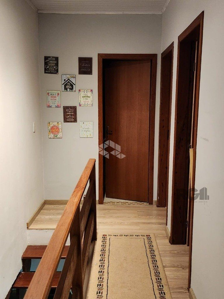 Casa à venda com 3 quartos, 202m² - Foto 2