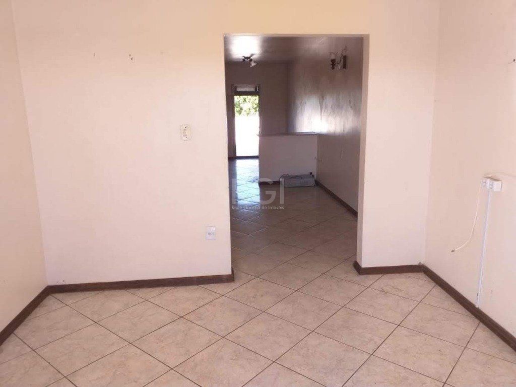Casa à venda com 6 quartos, 200m² - Foto 8