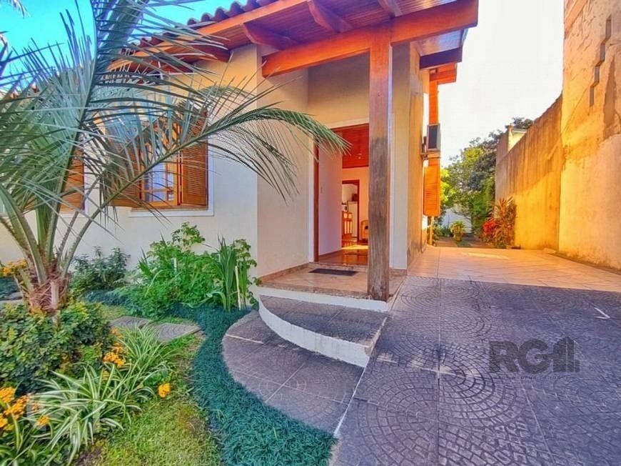 Casa à venda com 3 quartos, 99m² - Foto 1