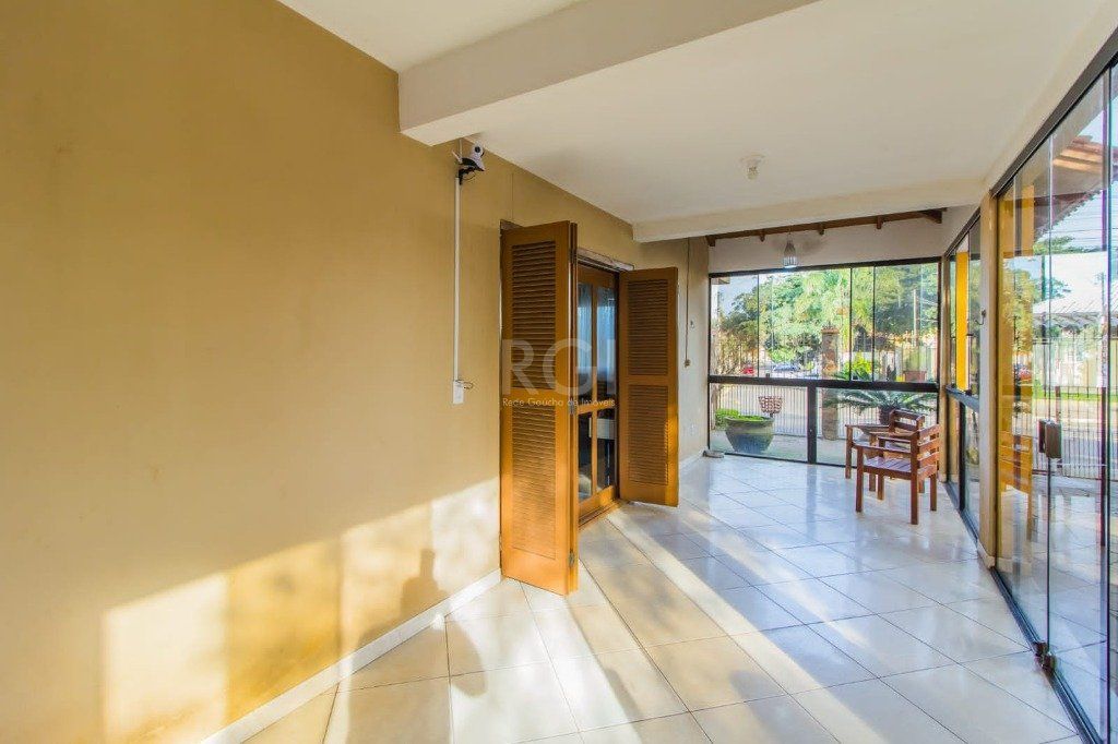 Casa à venda com 4 quartos, 300m² - Foto 6