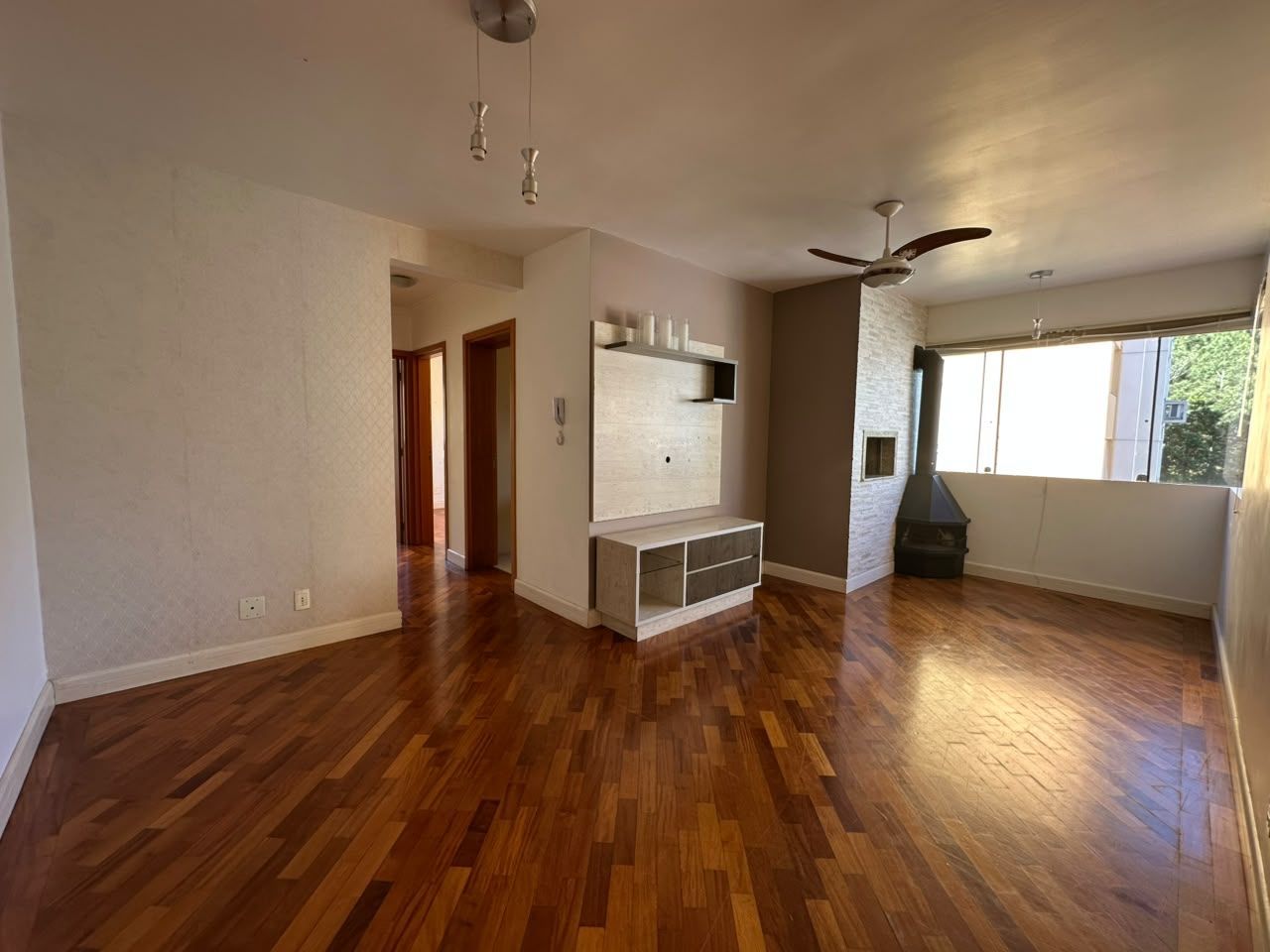Apartamento de 02 dormitórios com infraestrutura completa no bairro Teresópolis/Porto Alegre-RS