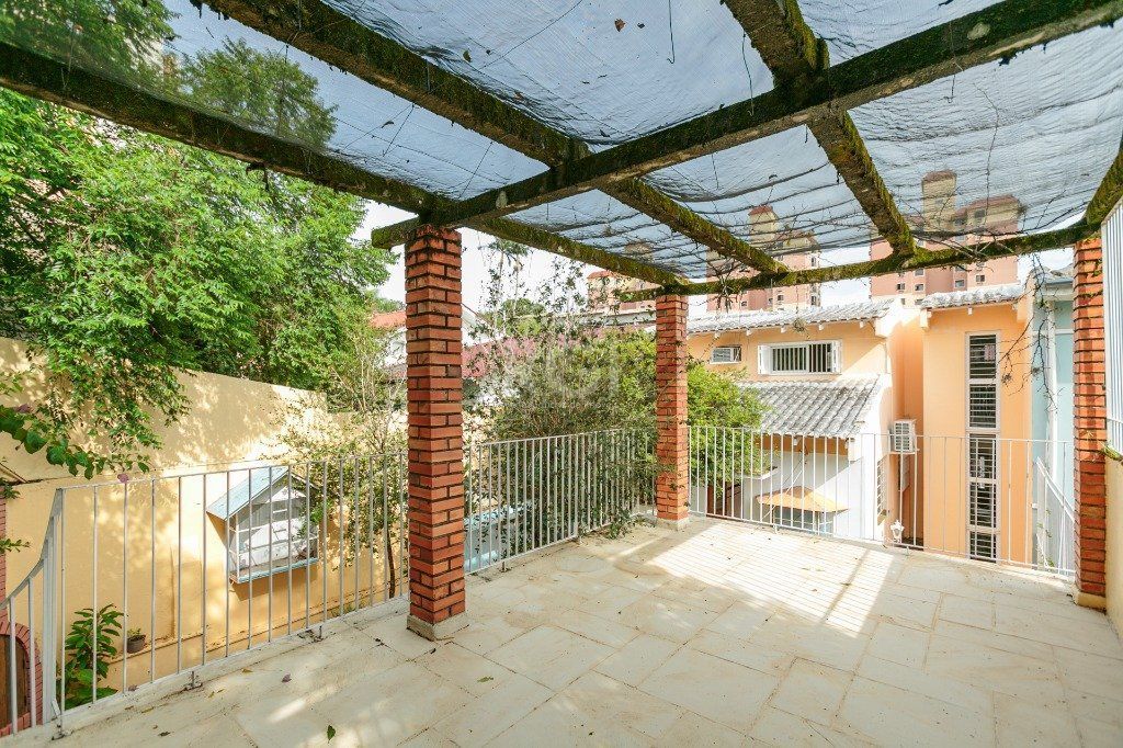 Casa à venda com 3 quartos, 229m² - Foto 11