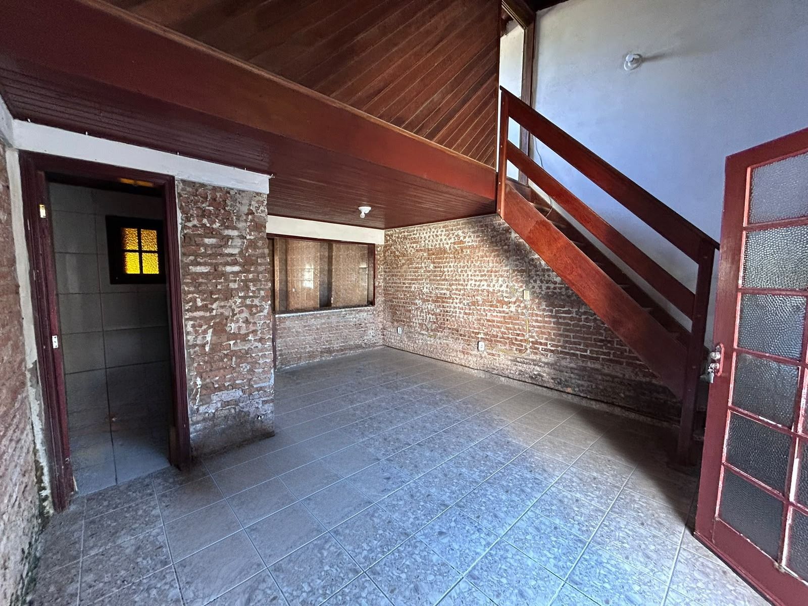 Casa de 3 dormitórios  a Venda no Bairro Ponta Grossa - Porto Alegre