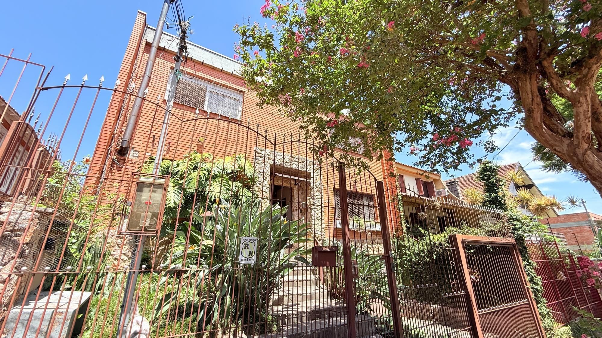 Casa 4 dormitórios no bairro Teresópolis